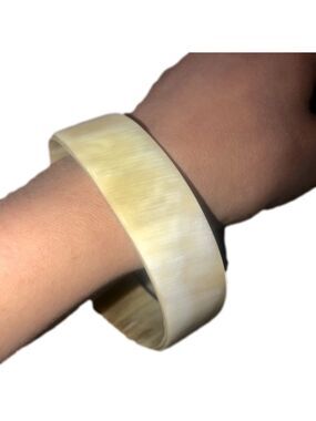 VTG 60s Curved Horn Polished Bangle Cuff Cream Off White Colour 20mm Width 8.5”